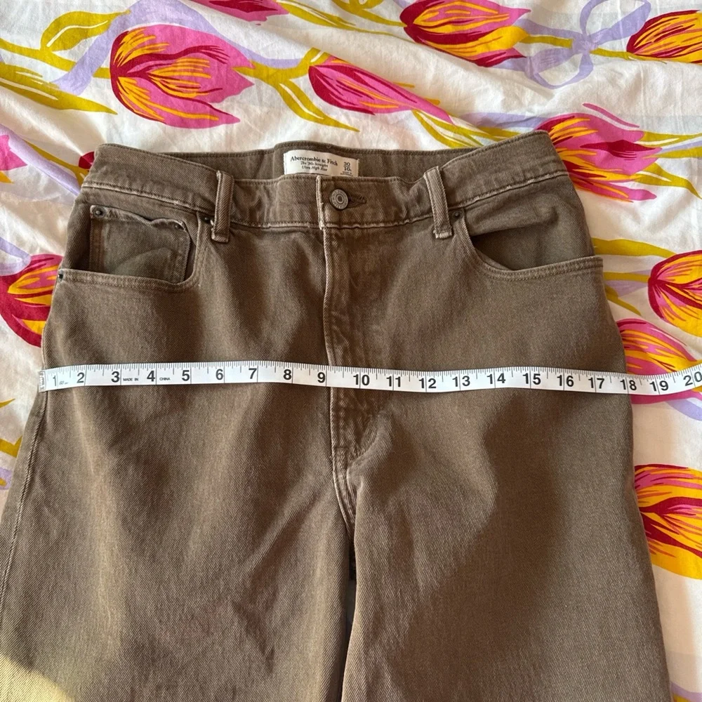 Abercrombie & Fitch Brown Straight Leg Women's Jeans - Picture 6 of 6
